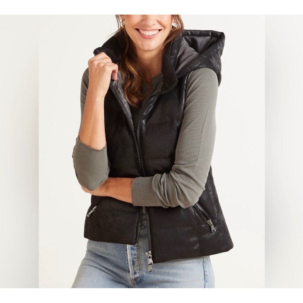 Evereve Malone Down uffer Vest Women Medium Black Hooded Faux Leather Zip Goth